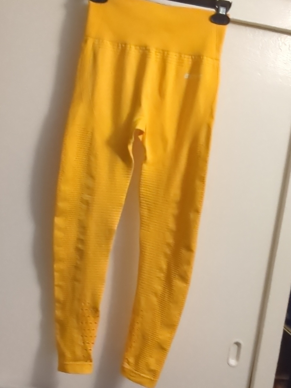 ECHT Seamless High-Waist Leggings in Mustard Yellow